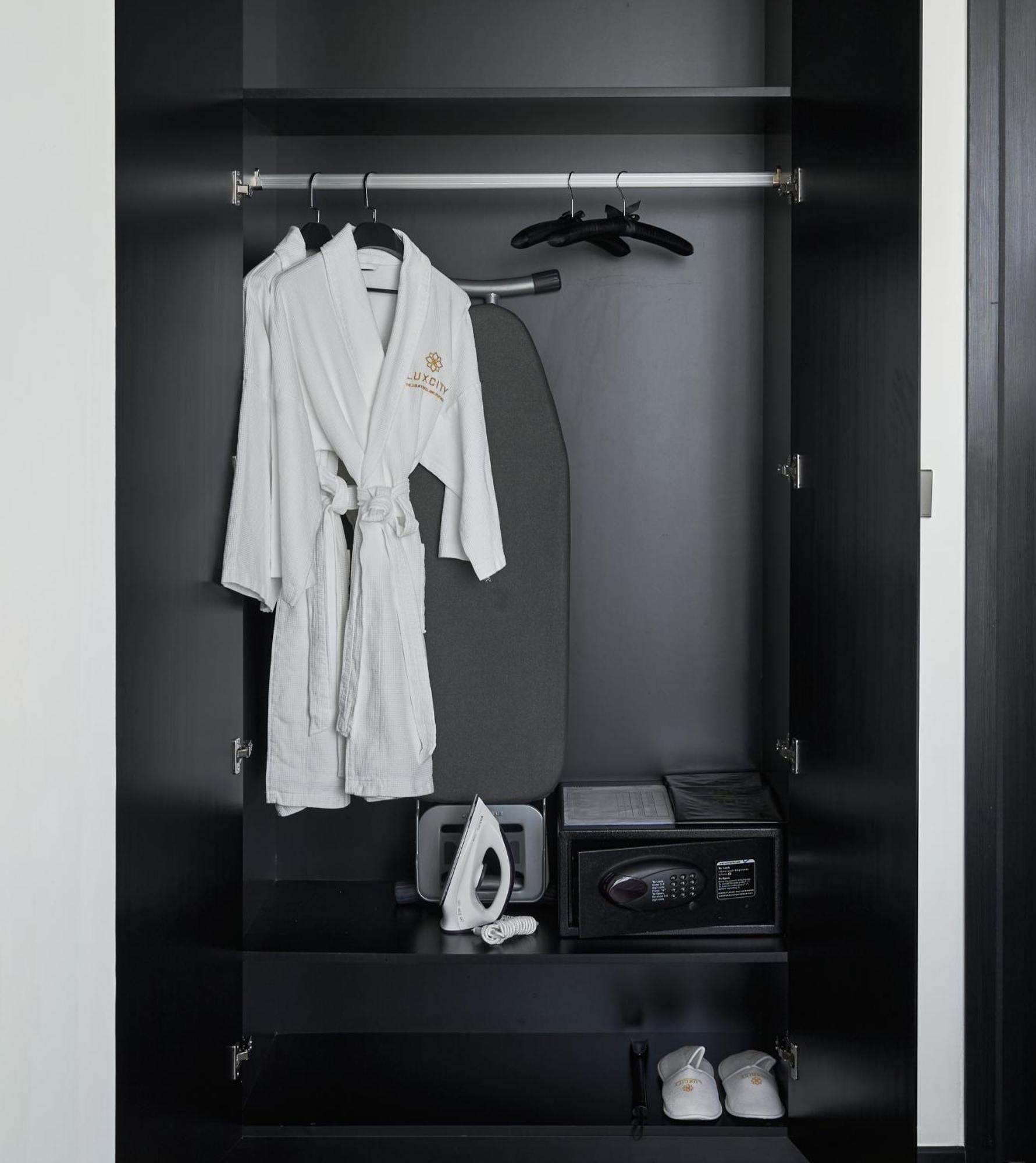 Luxcity Hotel & Apartment Πνομ Πενχ Εξωτερικό φωτογραφία